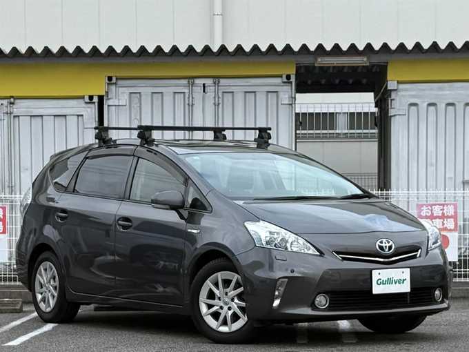 新着情報“プリウスαG”2013年式グレーメタリック入荷しました！