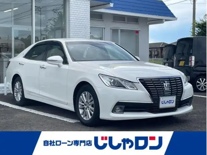 新着情報“クラウンロイヤルサルーン”2013年式ホワイトパールクリスタルシャイン入荷しました！