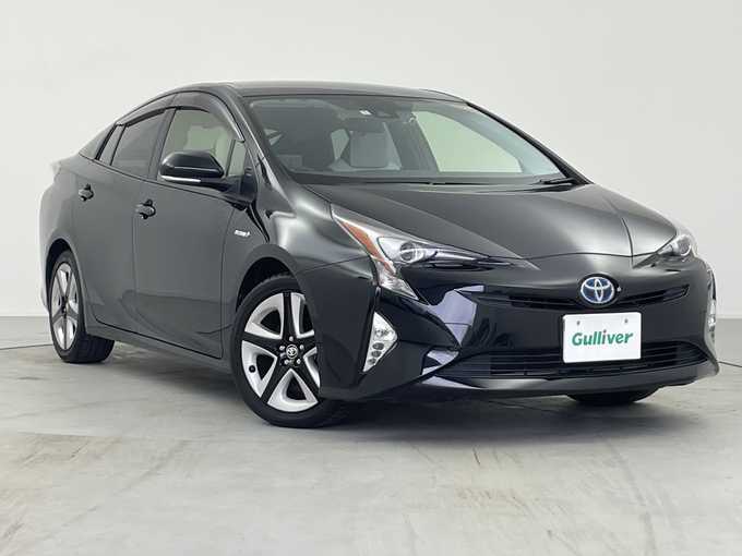 新着情報“プリウスSツーリングセレクション”2016年式アティチュードブラックマイカ入荷しました！