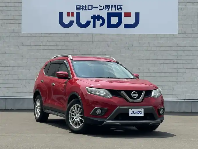新着情報“エクストレイル20Xt ブラックエクストリーマーX エマージェンシーブレーキパッケージ”2016年式バーニングレッド入荷しました！