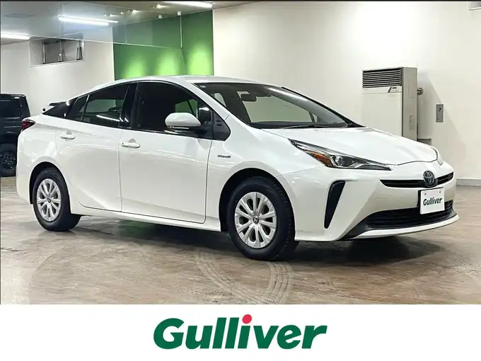 新着情報“プリウスS”2020年式ホワイトパールクリスタルシャイン入荷しました！