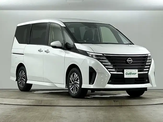 新着情報“セレナe－パワー ハイウェイスターV”2025年式白入荷しました！
