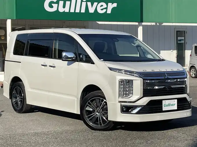 新着情報“デリカＤ：５アーバンギア Pエディション”2019年式ウォームホワイトパール入荷しました！