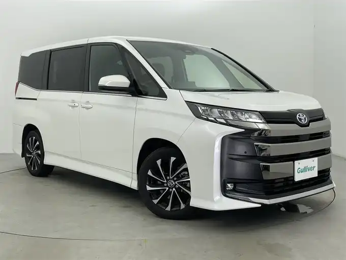 新着情報“ノアハイブリッドS－Z”2023年式ホワイトパールクリスタルシャイン入荷しました！