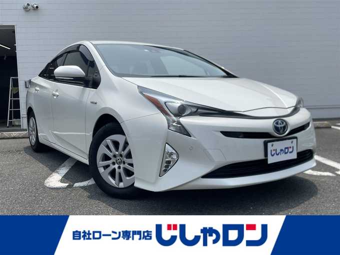 新着情報“プリウスSセーフティプラス”2017年式ホワイトパールクリスタルシャイン入荷しました！