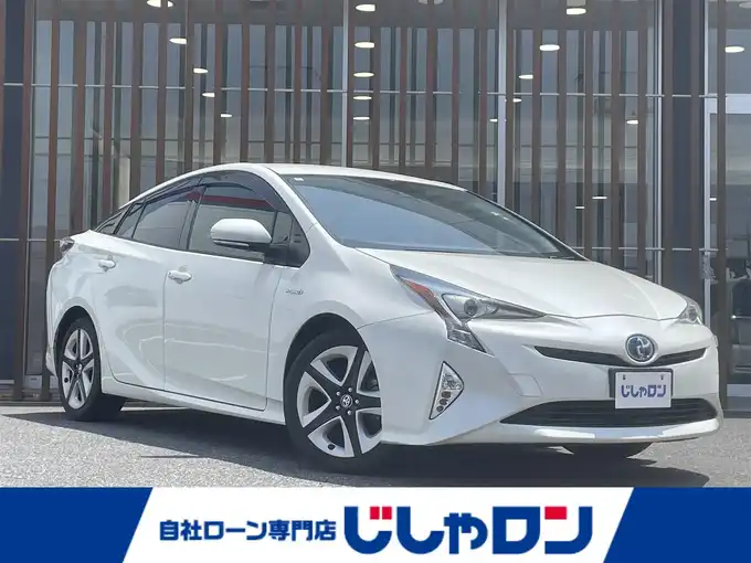 新着情報“プリウスSツーリングセレクション”2016年式ホワイトパールクリスタルシャイン入荷しました！