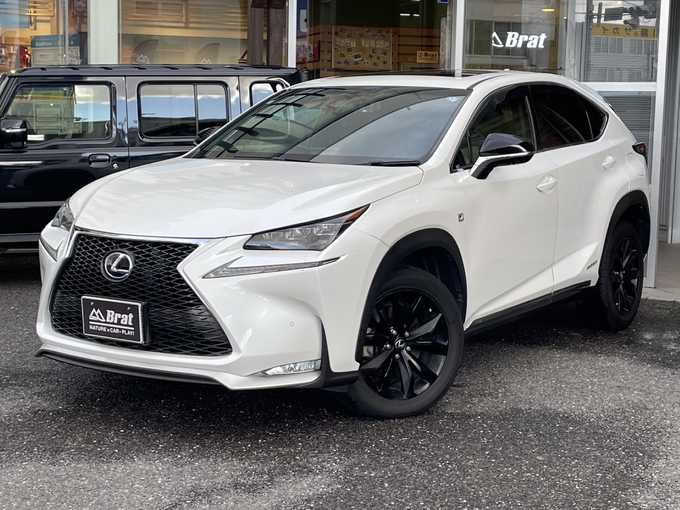 新着情報“ＮＸNX300h Fスポーツ”2015年式パール入荷しました！