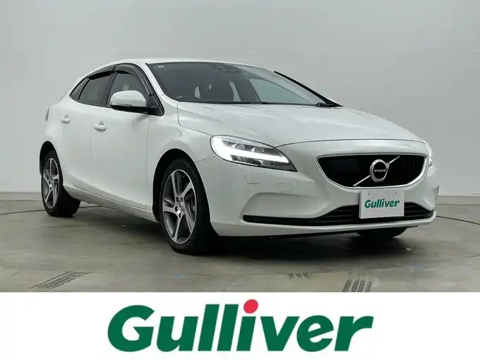 新着情報“Ｖ４０T3 モメンタム”2017年式アイスホワイト入荷しました！
