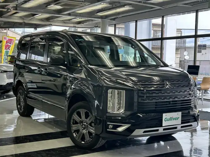 新着情報“デリカＤ：５ジャスパー”2023年式グラファイトグレーメタリック/ブラックマイカ入荷しました！