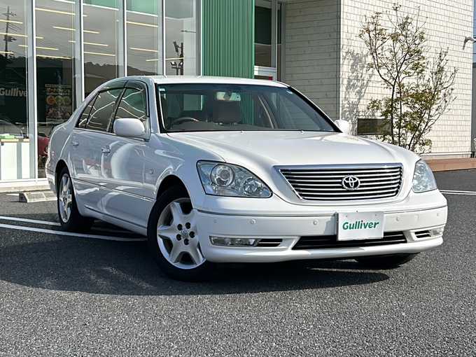 新着情報“セルシオC仕様 Fパッケージ”2005年式白入荷しました！