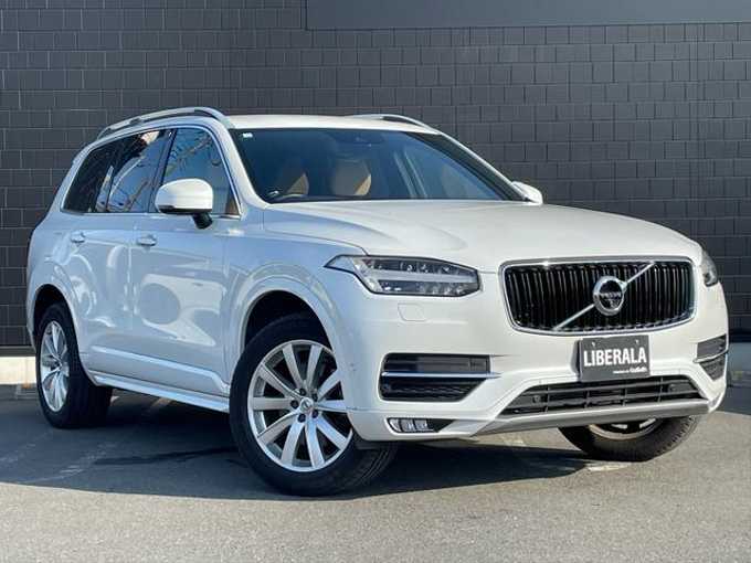 新着情報“ＸＣ９０T5 AWD モーメンタム”2016年式アイスホワイト入荷しました！