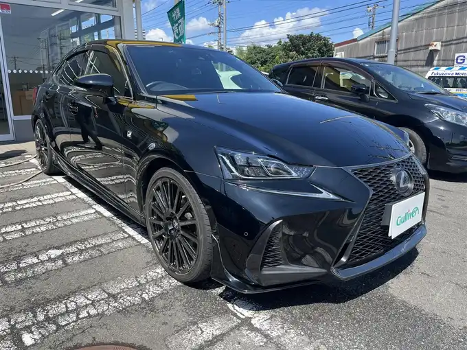 新着情報“ＩＳIS300h Fスポーツ”2019年式ブラック入荷しました！