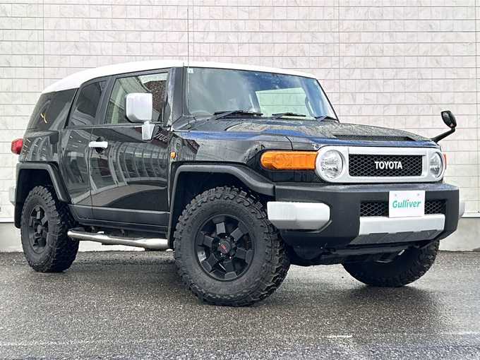 新着情報“ＦＪクルーザーベースグレード”2013年式ブラック/ホワイト入荷しました！