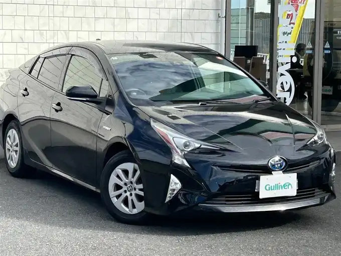 新着情報“プリウスS”2016年式アティチュードブラックマイカ入荷しました！