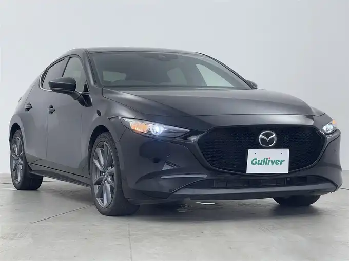 新着情報“ＭＡＺＤＡ３ファストバック15Sツーリング”2019年式ジェットブラックマイカ入荷しました！