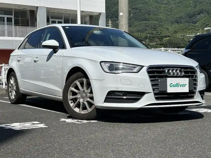 新着情報“Ａ３スポーツバック1．4TFSI”2014年式グレイシアホワイトメタリック入荷しました！