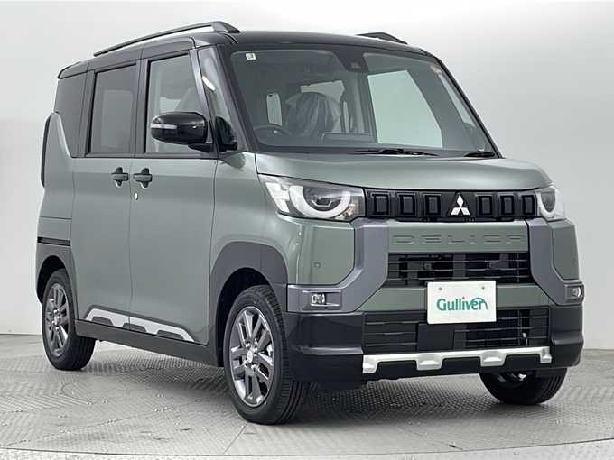 新着情報“デリカミニT プレミアム”2025年式緑Ⅱ入荷しました！