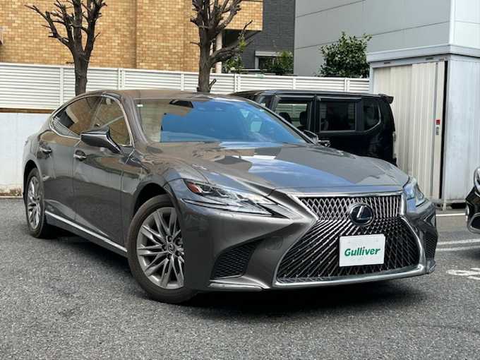 新着情報“ＬＳLS500h エグゼクティブ”2018年式マンガンラスター入荷しました！