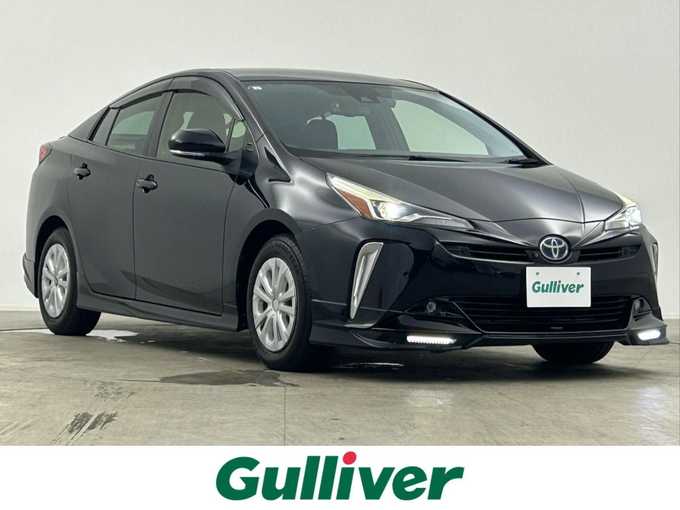 新着情報“プリウスS”2021年式アティチュードブラックマイカ入荷しました！