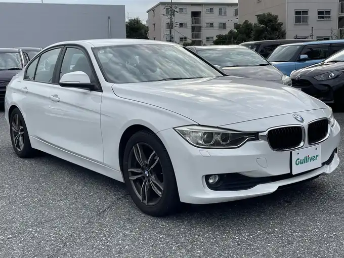 新着情報“３シリーズ320d スポーツ”2013年式アルピンホワイトⅢ入荷しました！