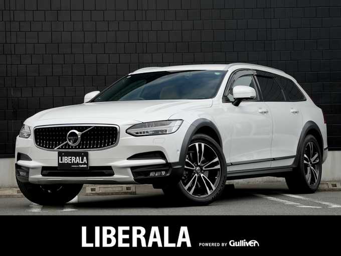 新着情報“Ｖ９０クロスカントリー T5 AWD サマム”2017年式パール入荷しました！