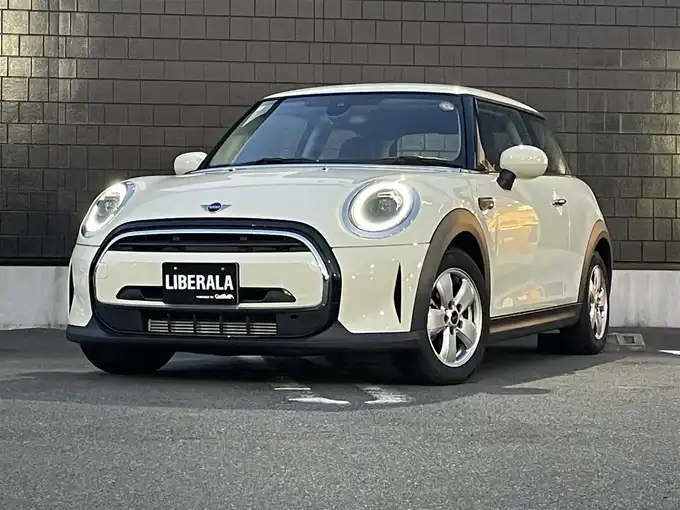 新着情報“ＭＩＮＩクーパー エッセンシャル・トリム”2022年式ペッパー・ホワイト入荷しました！