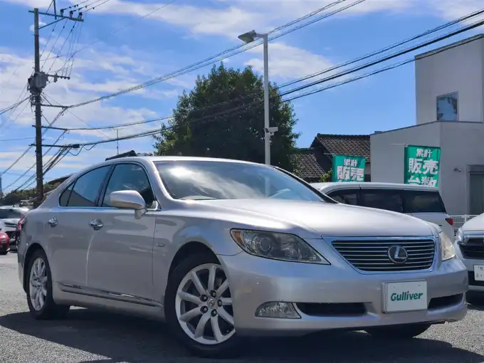 新着情報“ＬＳLS460 バージョンU Iパッケージ”2006年式プレミアムシルバーM入荷しました！