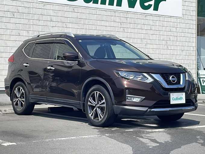 新着情報“エクストレイル20Xi”2018年式インペリアルアンバーP入荷しました！