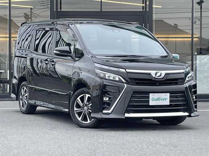 新着情報“ヴォクシーZS”2019年式イナズマスパーキングブラックガラスフレーク入荷しました！