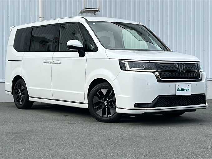 新着情報“ステップワゴンスパーダ”2023年式プラチナホワイトパール入荷しました！