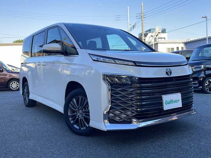 新着情報“ヴォクシーハイブリッドS－Z”2023年式ホワイトパールクリスタルシャイン入荷しました！