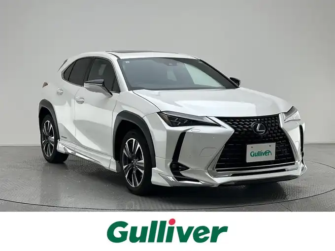 新着情報“ＵＸUX250h バージョンL”2021年式ソニッククォーツ入荷しました！