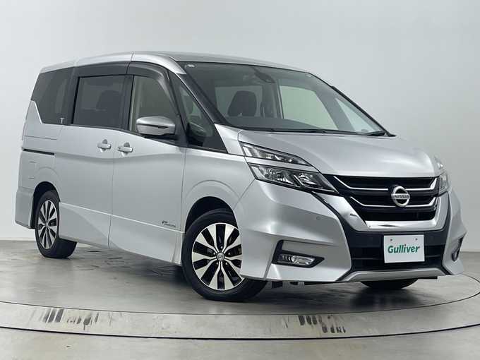 新着情報“セレナハイウェイスター”2017年式ブリリアントシルバー入荷しました！