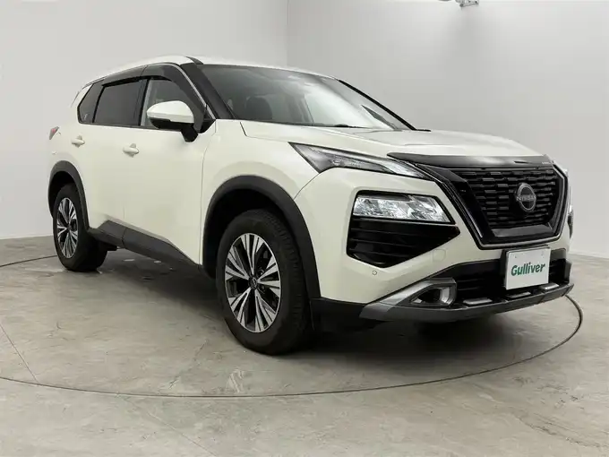 新着情報“エクストレイルX e－4ORCE”2022年式ブリリアントホワイトパール入荷しました！