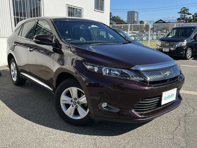 新着情報“ハリアーエレガンス”2017年式ブラキッシュレッドマイカ入荷しました！