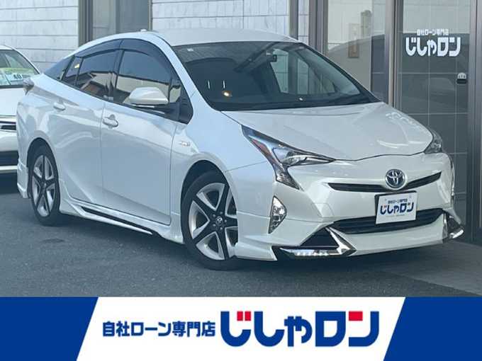 新着情報“プリウスSツーリングセレクション”2016年式ホワイトパールクリスタルシャイン入荷しました！