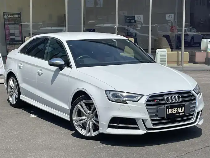 新着情報“Ｓ３セダンベースグレード”2020年式グレイシアホワイトメタリック入荷しました！