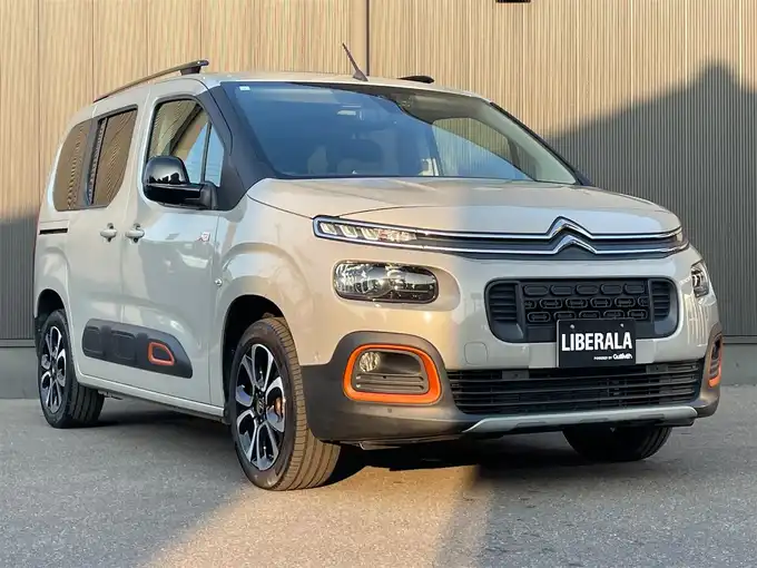 新着情報“ベルランゴシャイン ブルーHDi XTR パック”2023年式サーブル入荷しました！