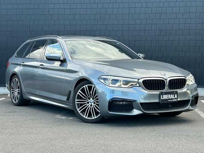 新着情報“５シリーズ523dツーリング Mスポーツ”2018年式グレー入荷しました！