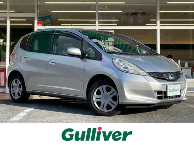 新着情報“フィットG”2011年式アラバスターシルバーメタリック入荷しました！