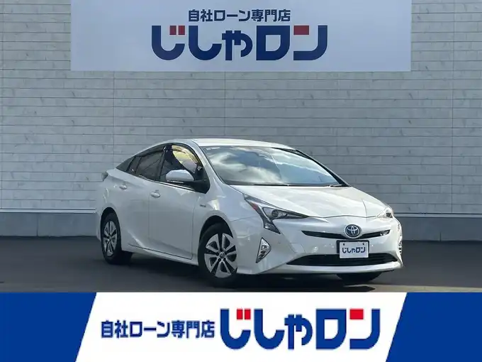 新着情報“プリウスA”2016年式ホワイトパールクリスタルシャイン入荷しました！