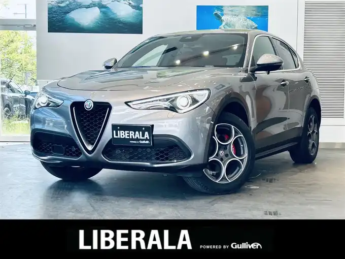 新着情報“ステルヴィオ2．0ターボ Q4スポーツパッケージ”2019年式グレー入荷しました！