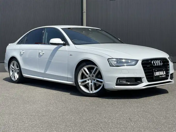 新着情報“Ａ４2．0TFSIクワトロ”2014年式グレイシアホワイトメタリック入荷しました！