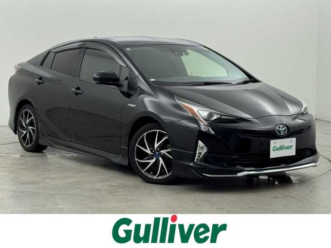 新着情報“プリウスSツーリングセレクション”2018年式アティチュードブラックマイカ入荷しました！