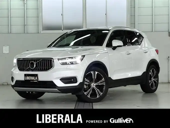 新着情報“ＸＣ４０T4 AWD インスクリプション”2019年式クリスタルホワイトP入荷しました！