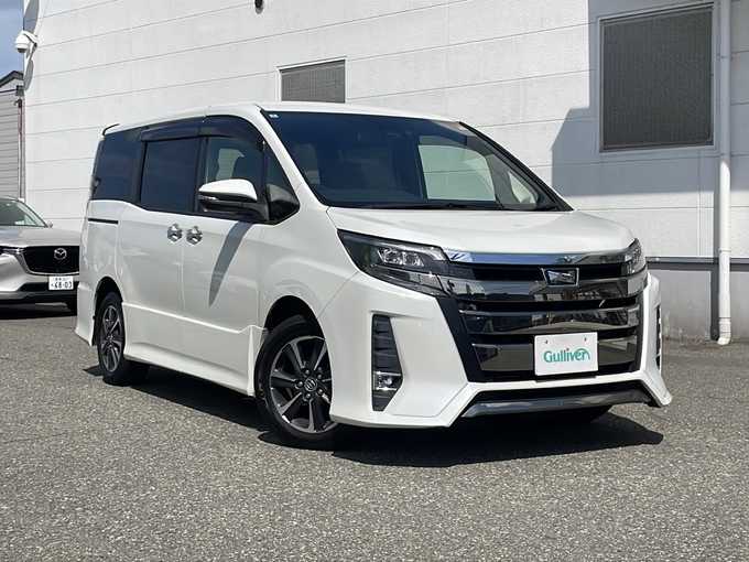 新着情報“ノアSi ダブルバイビー”2018年式ホワイトパールクリスタルシャイン入荷しました！