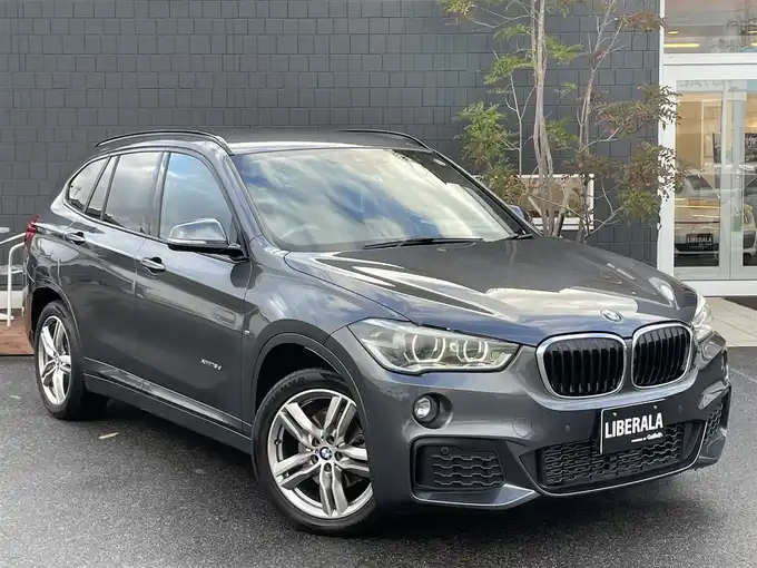 新着情報“Ｘ１xDrive 18d Mスポーツ”2017年式グレー入荷しました！