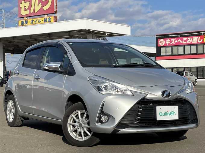 新着情報“ヴィッツF セーフティーエディションⅢ”2019年式シルバーマイカM入荷しました！