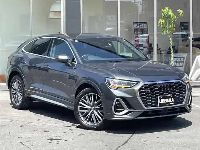 新着情報“Ｑ３35TDIクワトロ Sライン”2020年式グレー入荷しました！