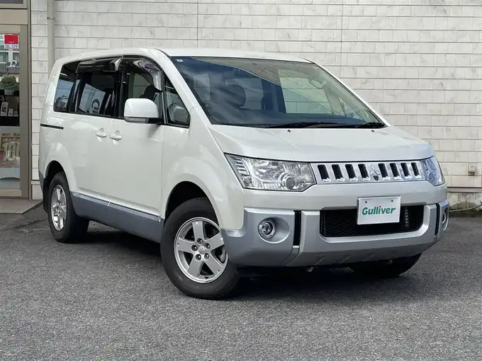 新着情報“デリカＤ：５エクシードⅡ”2010年式ウォームホワイトパール入荷しました！